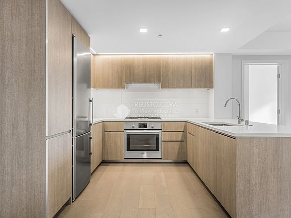 3rd image of 1300 22nd St #209