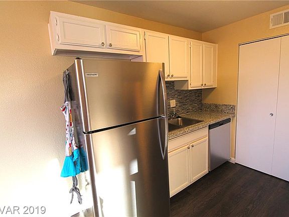 4th image of 1361 E University Ave APT 207