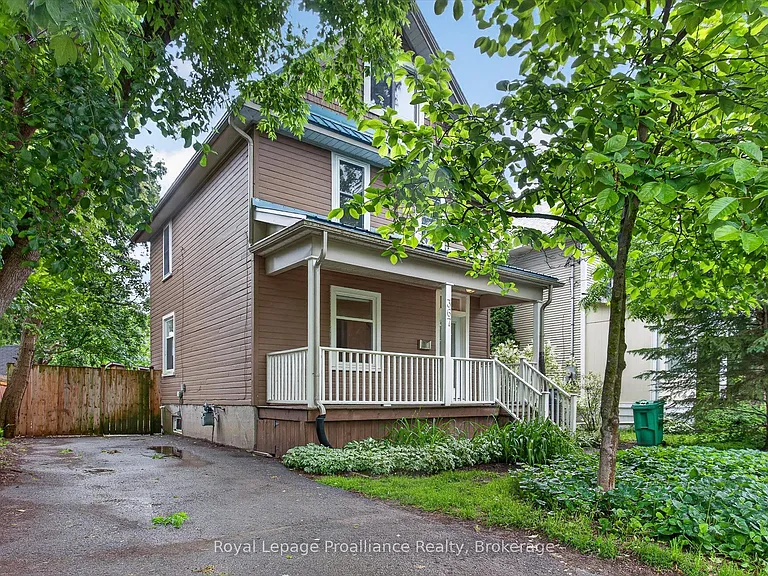 367 Edinburgh St — Photo 2
