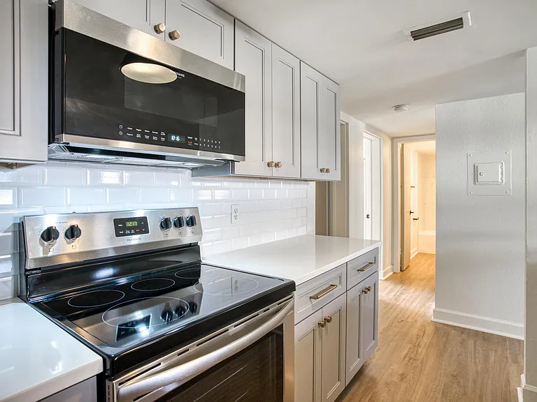 Soho Apartments — Photo 15