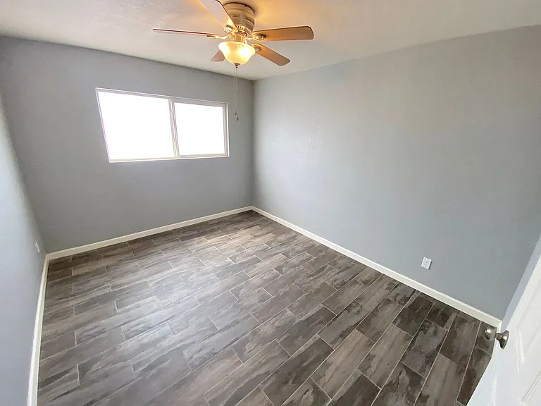 4424 Eleanor Way — Photo 17