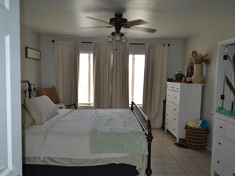 1441 W Montebello Ave — Photo 7