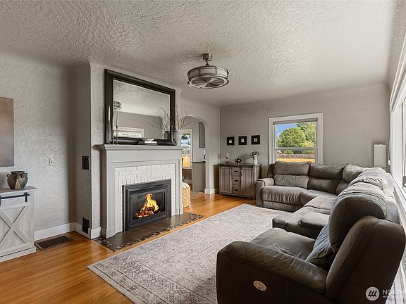3rd image of 17645 Mclean Road