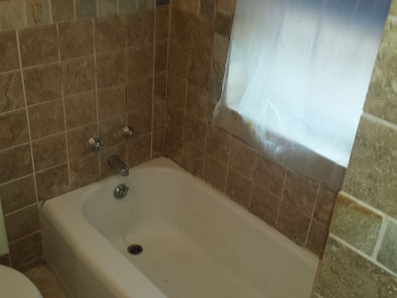4th image of 1327 Clifton Terrace Aly #B