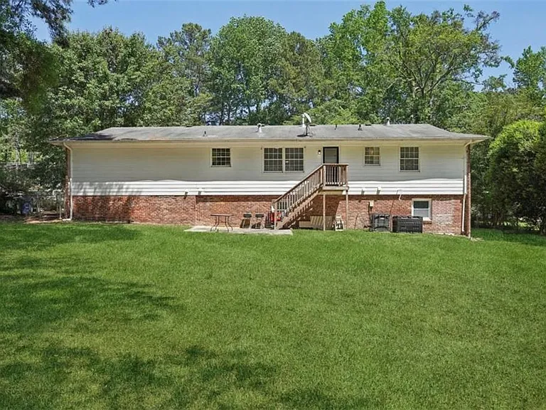 119 Kelso Dr SW — Photo 48