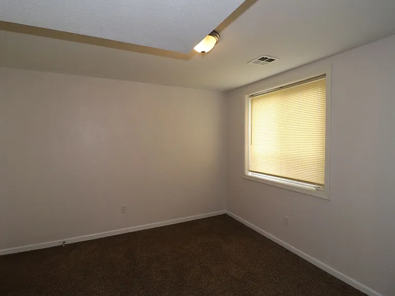 2116 Thompson Dr — Photo 12