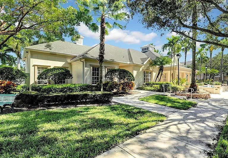 275 Murcia Dr #208 — Photo 60