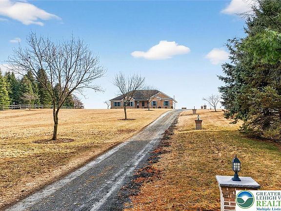 4th image of 3338 Spring Valley Rd