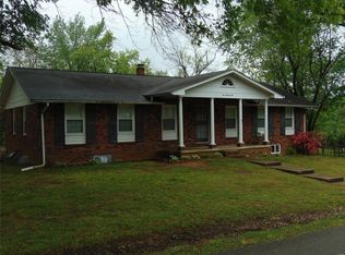 904 Plum St, Doniphan, MO 63935