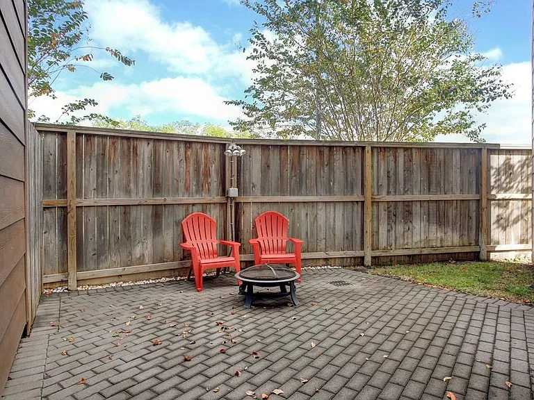 1535 Malone St — Photo 3