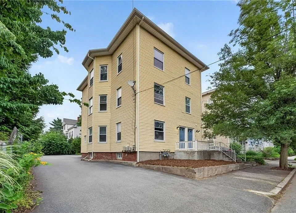 68 9th St #2