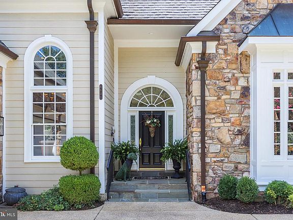 5th image of 6601 Malta Ln