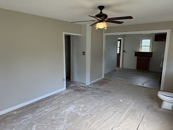 5th image of 3903 Selma Ave