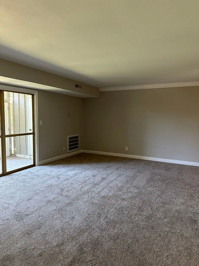 2 Bed/2 Bath Condo in Ramsgate — Photo 3