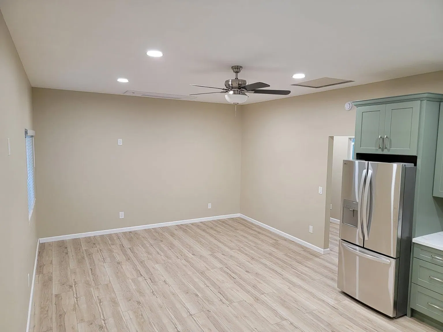 Studio, 475 sqft, $2,100 — Photo 2