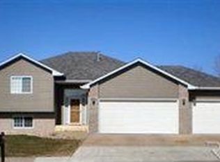 5608 S Sandra Dr, Sioux Falls, SD 57108