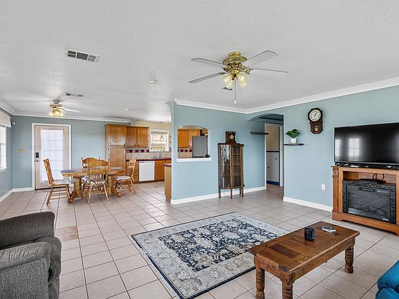 3rd image of 926 Sandy Mountain Drive