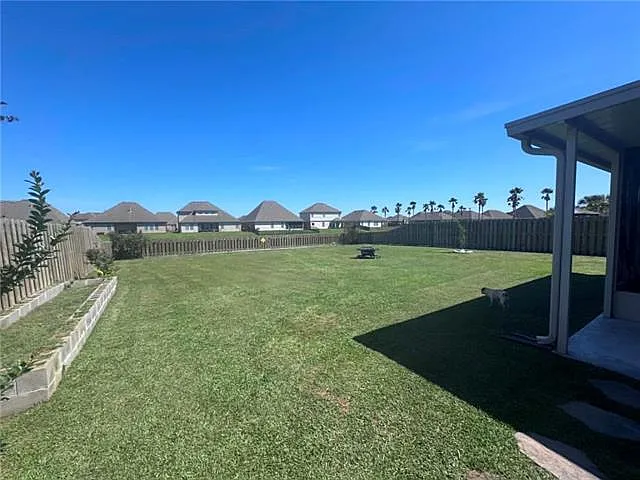 408 Lakeshore Vlg E — Photo 18