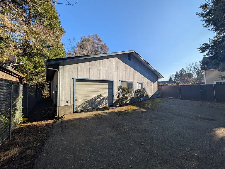 120 Park St #1 — Photo 6