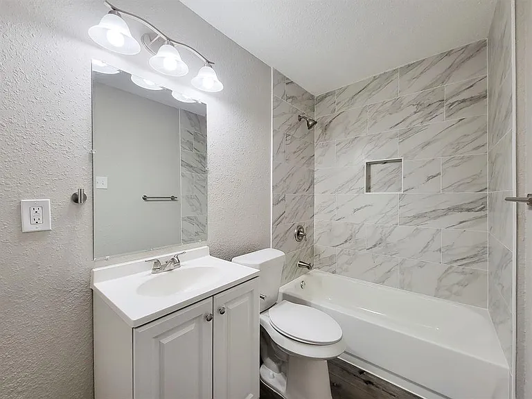 5606 Willow Glen Dr — Photo 16