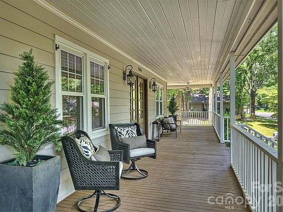 5th image of 1506 Wandering Way Dr