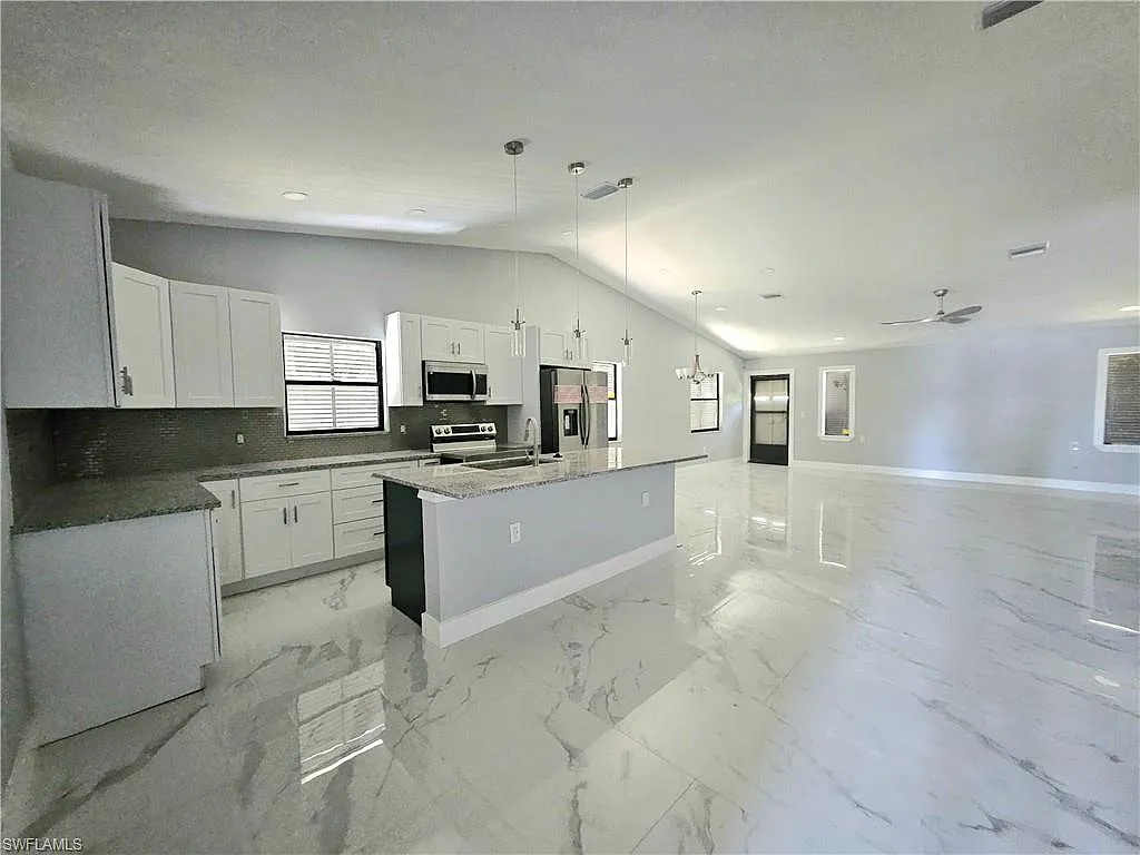 2 bed, 2.0 bath, 1235 sqft, $1,950 — Photo 4