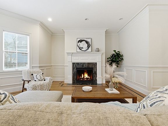 3rd image of 36 Naples Rd