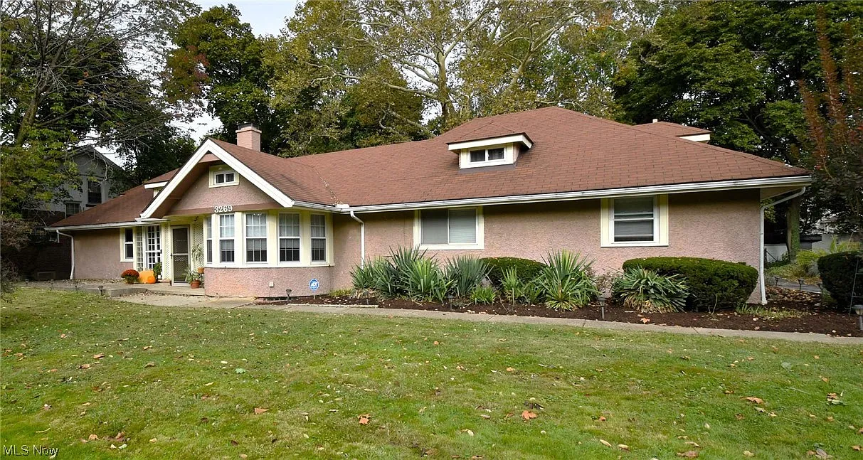 3269 Euclid Heights Blvd photo 1