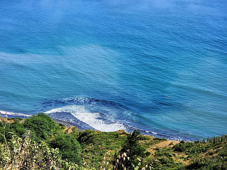 Short walk to Trail head to Deadman's Break and Beach