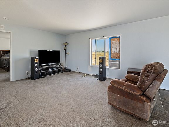 4th image of 7560 Lower Green Canyon Rd