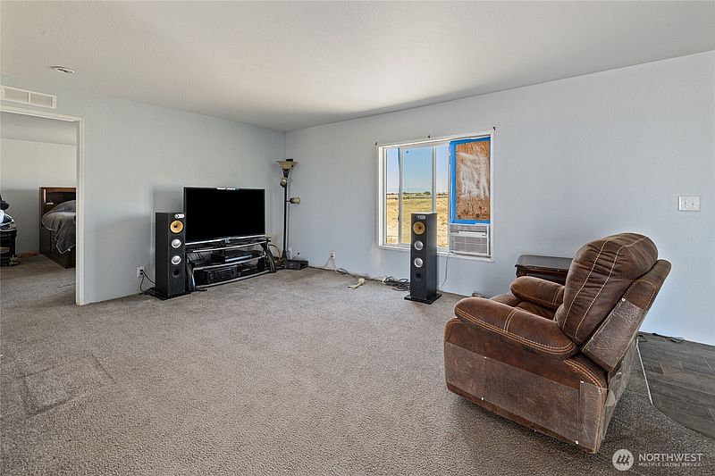 4th image of 7560 Lower Green Canyon Rd