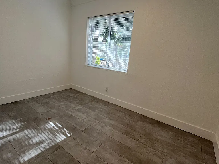 1949 NE 172nd St #10 — Photo 10