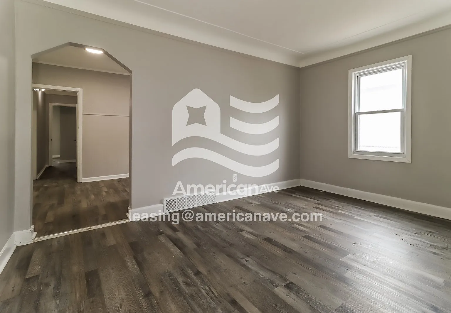 3 bed, 1.0 bath, 993 sqft, $1,547 — Photo 3