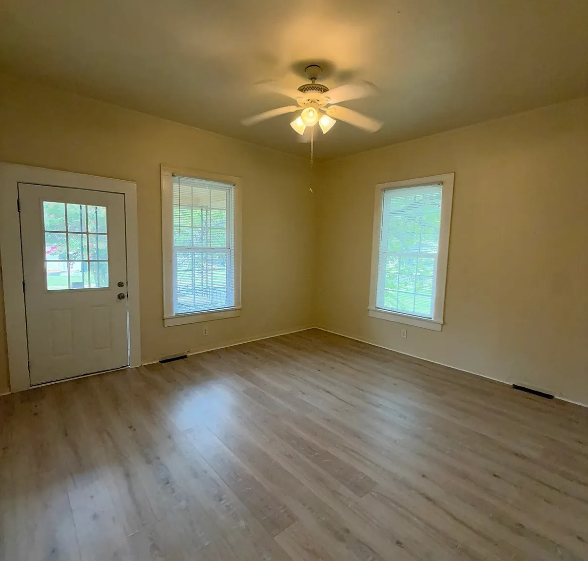 343 Community St — Photo 1