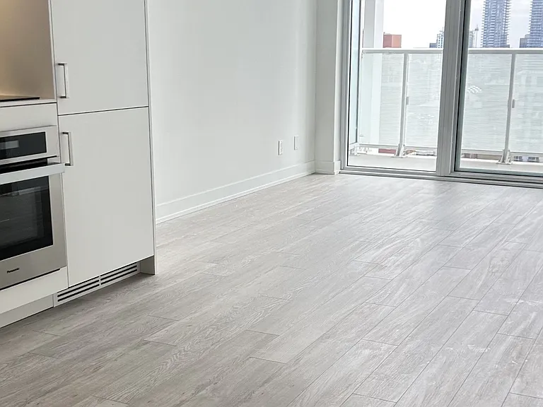 88 Queen St E #1209 — Photo 8