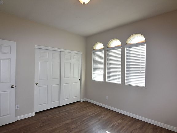 3rd image of 40283 Pasadena Dr