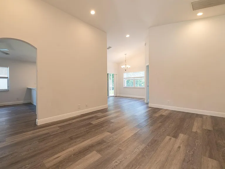 10651 Buttonwood Lake Dr — Photo 8