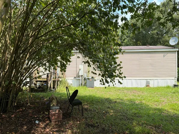 3731 Herring Rd, Rose Hill, NC 28458