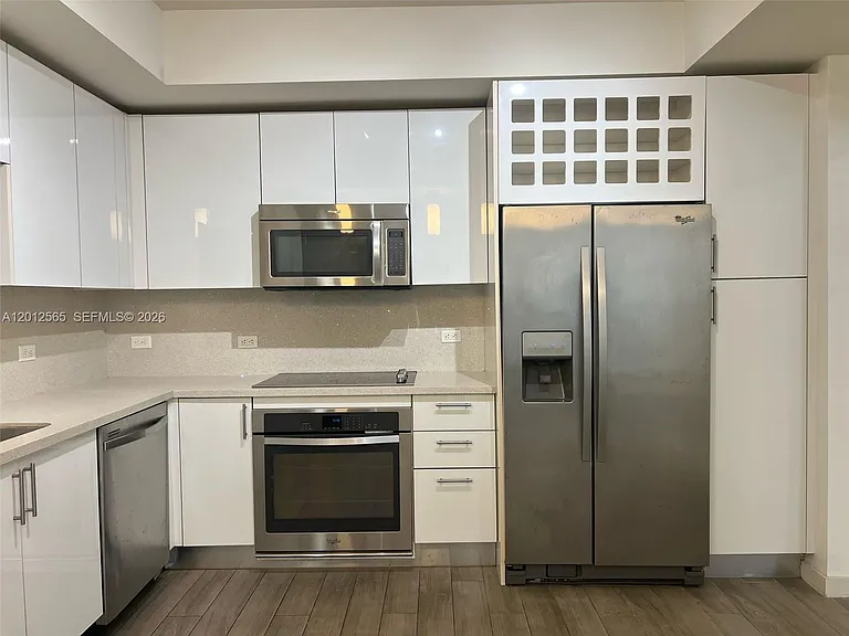 999 SW 1st Ave #1601 — Photo 8