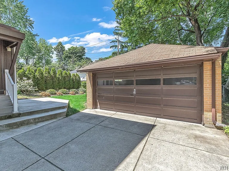 69 Berryman Dr — Photo 30