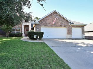 321 Hidden Knoll Dr, Burleson, TX 76028