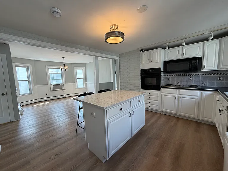 39 Beacon St #2 — Photo 2