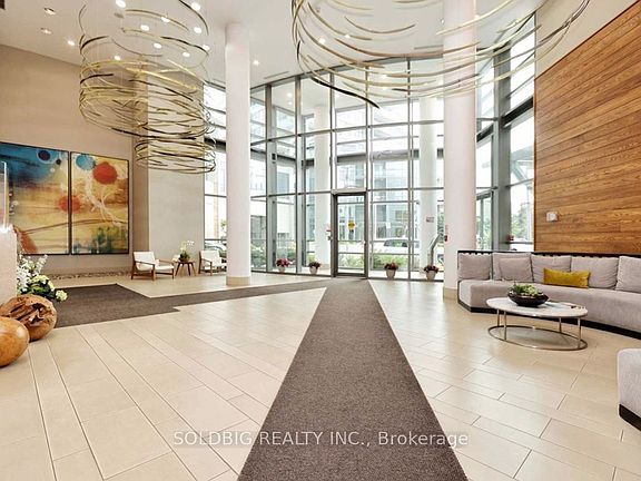 3rd image of 15 Legion Rd Unit 2004