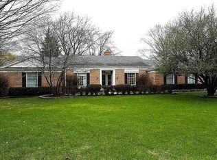 20840 Brook Park Dr, Brookfield, WI 53045