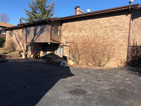 4th image of 13930 S Oak St