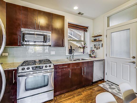 4th image of 4055 N Wolcott Ave APT 2S