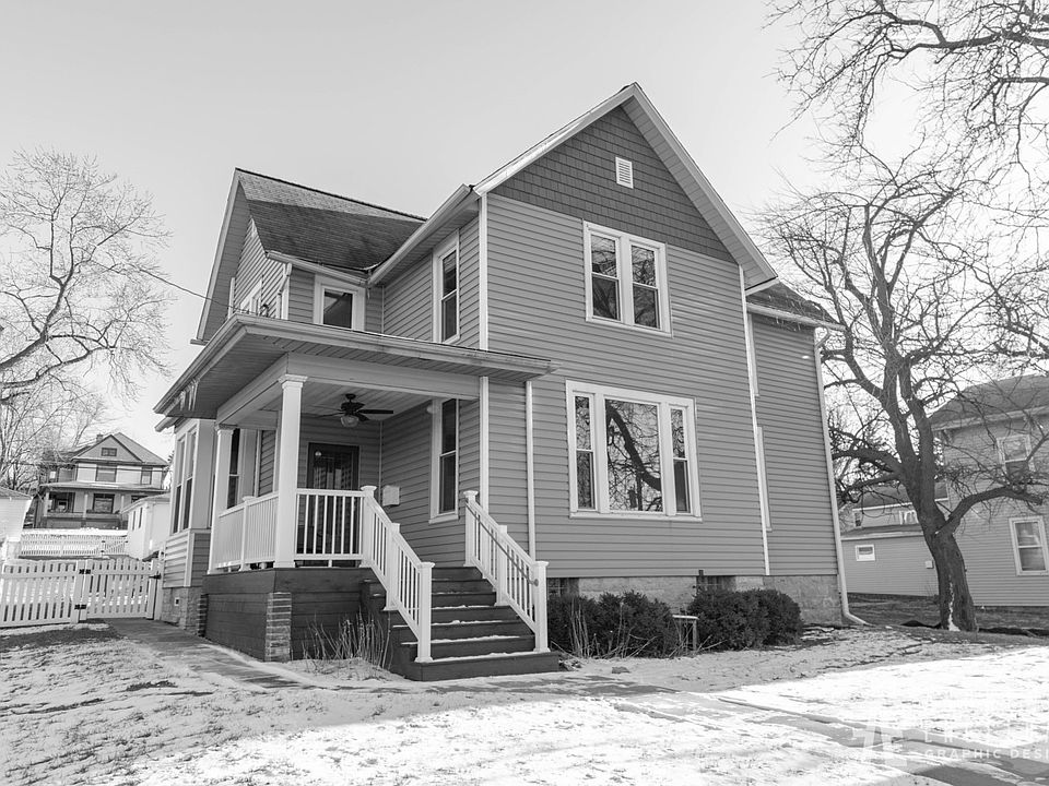 1st image of 504 E Illinois St