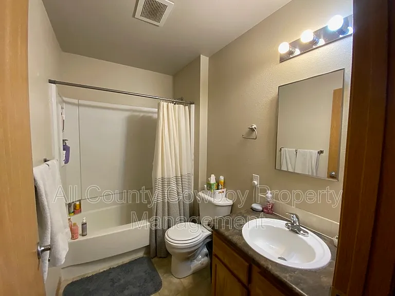 621 E Mitchell St #B5 — Photo 5