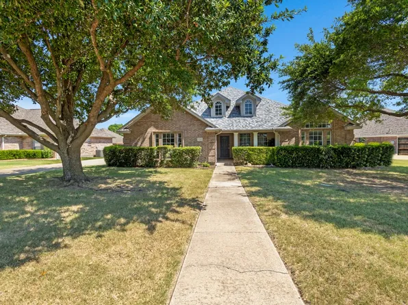 135 Honeysuckle Dr, Justin, TX 76247