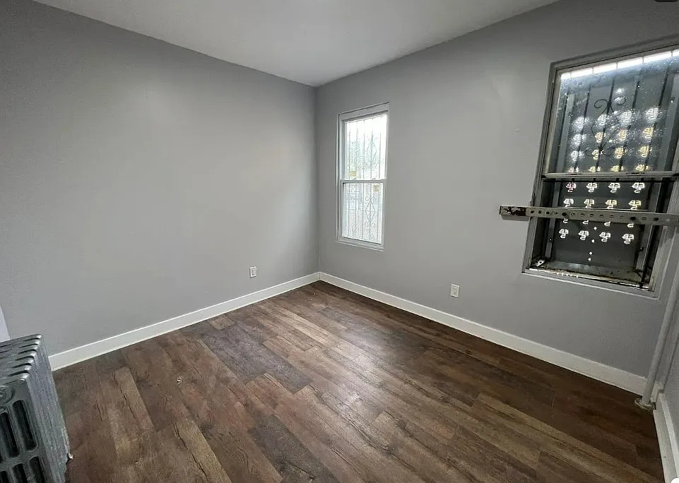 3 bed, 1000 sqft, $2,350 — Photo 4